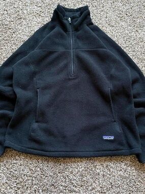 Patagonia Men’s Black Quarter-Zip Fleece Pullover